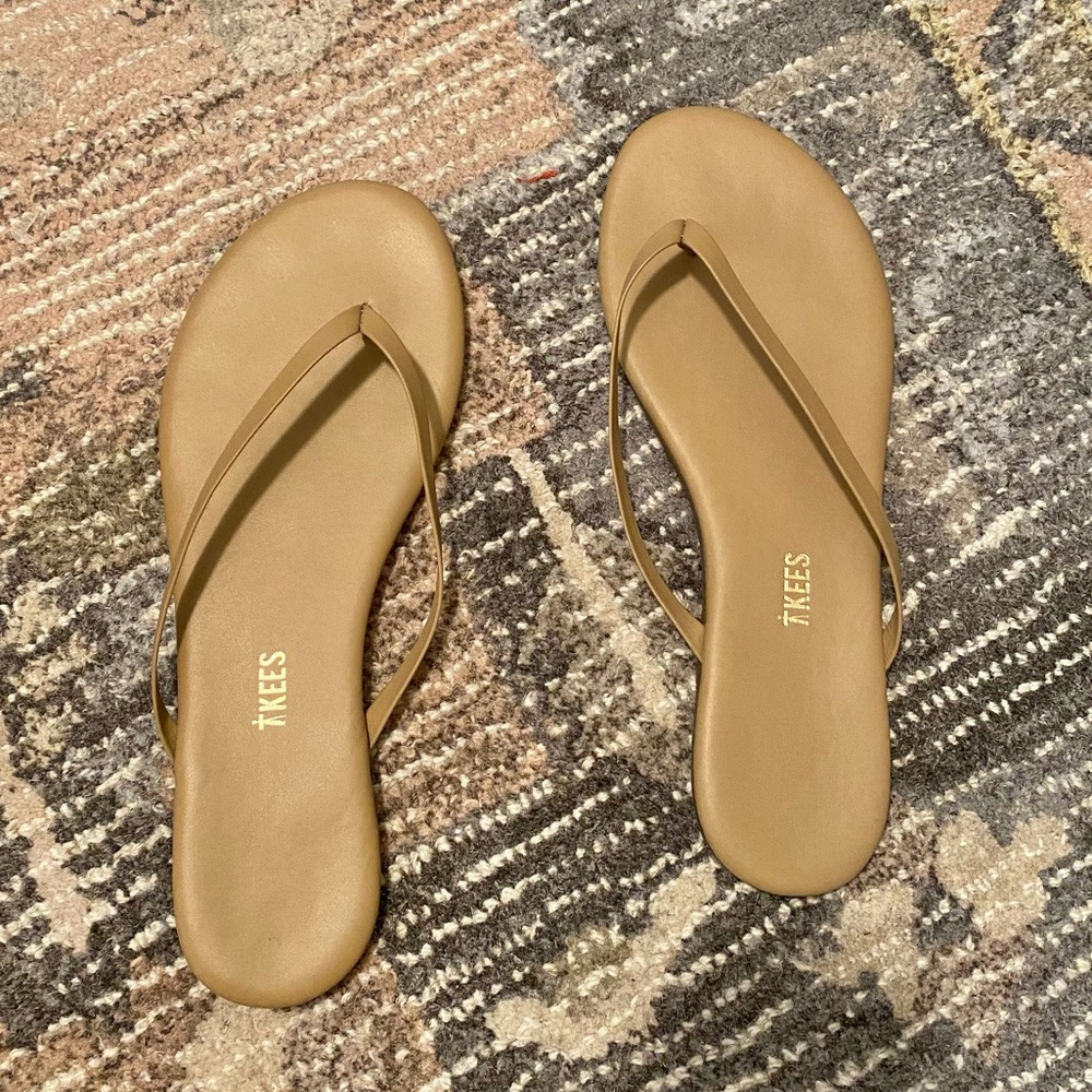 Cocobutter Tkees, size 9. Like new, worn once.